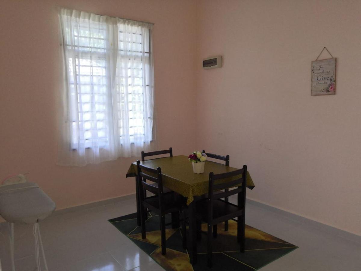 Ummi'S Homestay Besut Кампунг-Куала-Бесут Экстерьер фото