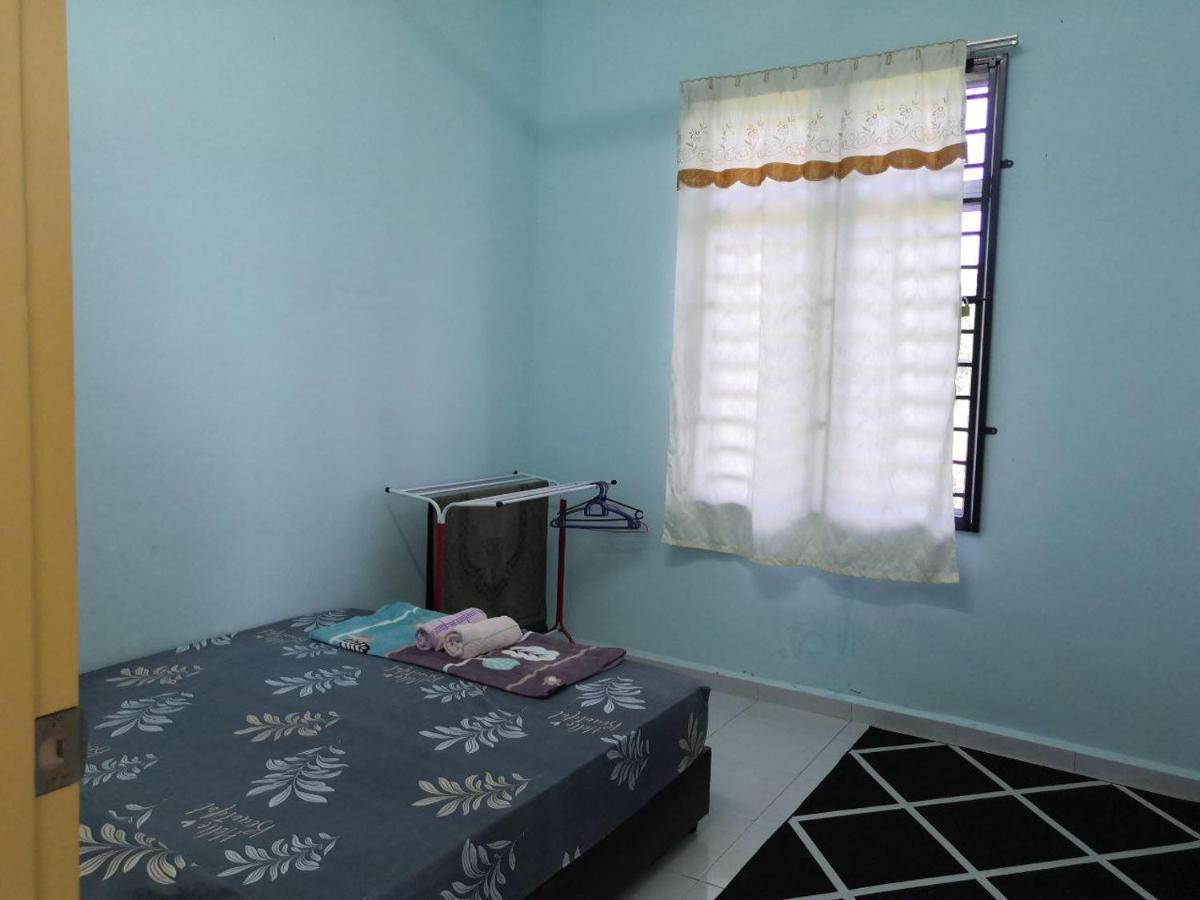 Ummi'S Homestay Besut Кампунг-Куала-Бесут Экстерьер фото